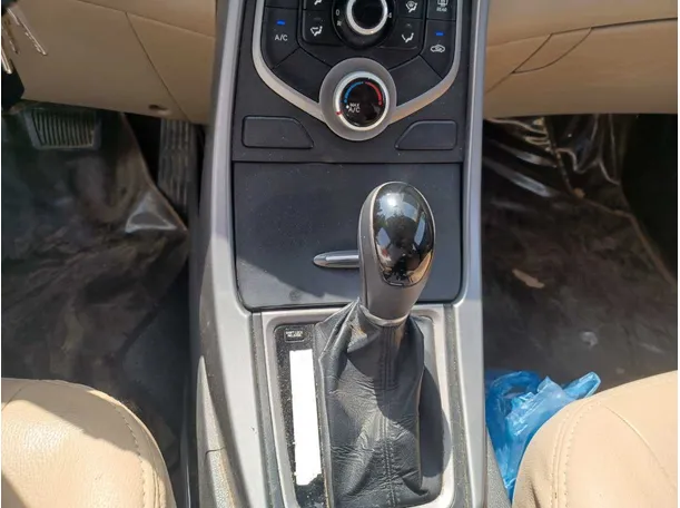 Car image 17