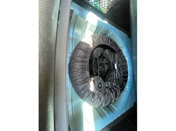 Car image 23