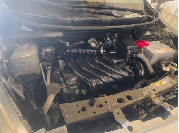 Car image 8