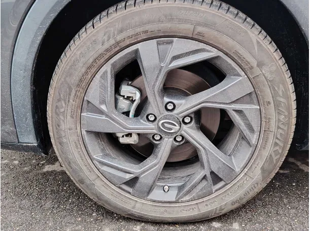 Car image 10