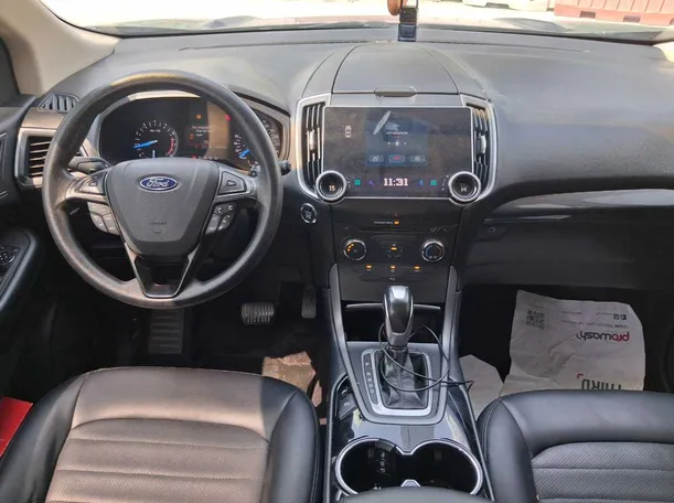 Car image 16