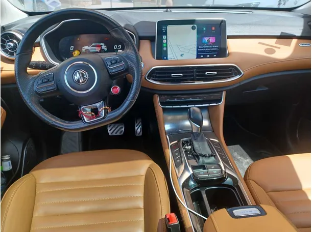 Car image 16