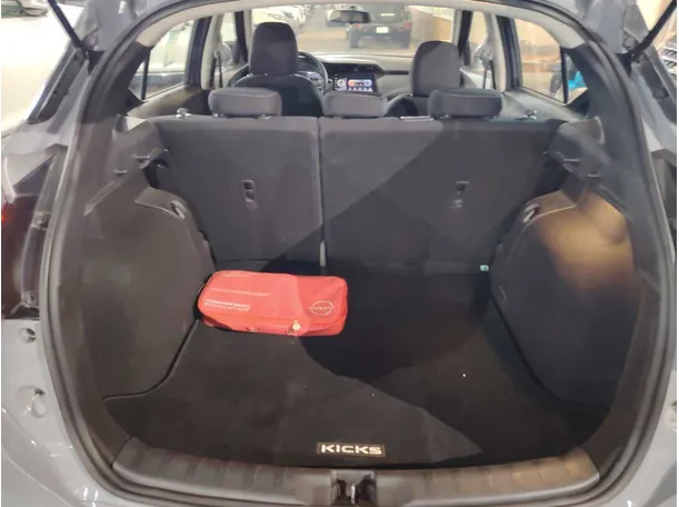 Car image 25