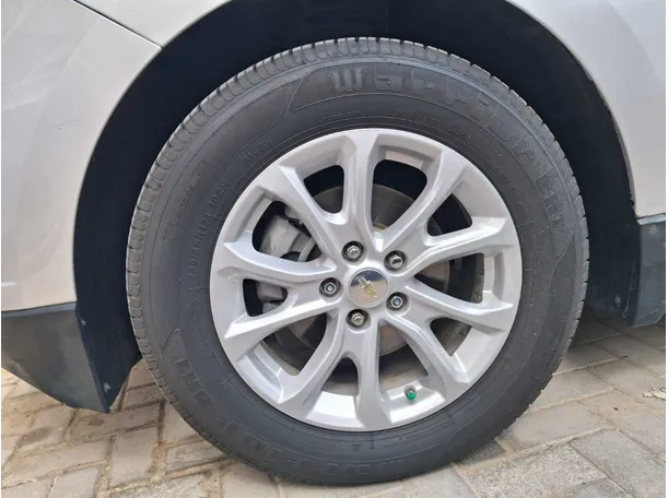 Car image 8