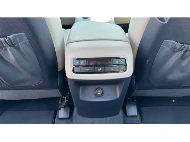 Car image 28