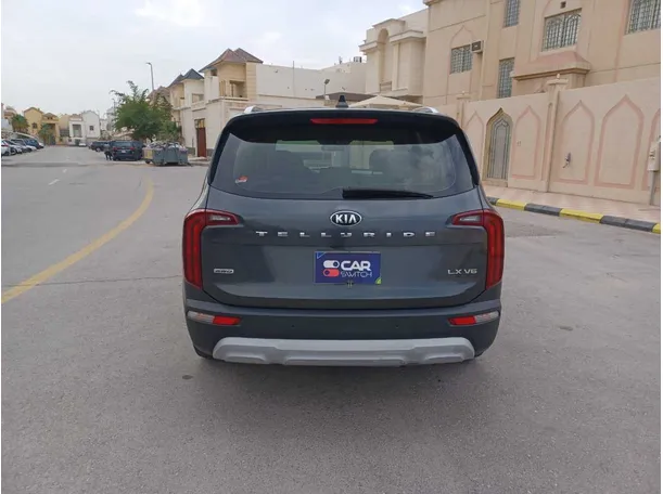 Car image 6