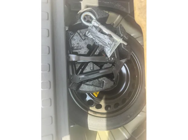 Car image 21