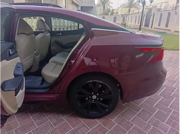 Car image 15