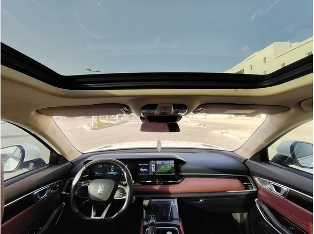 Car image 13