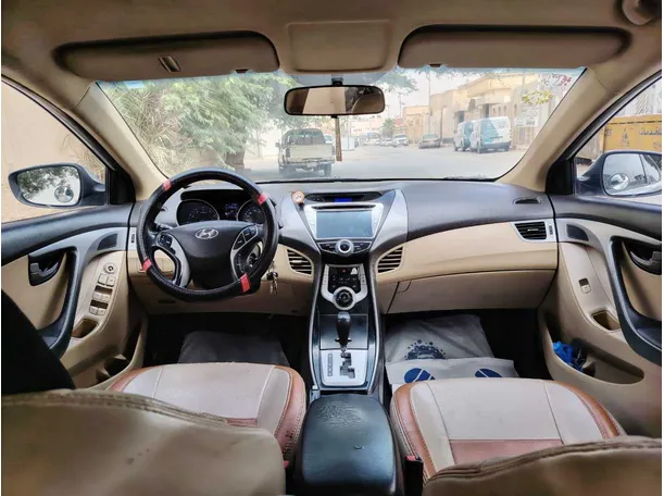 Car image 16
