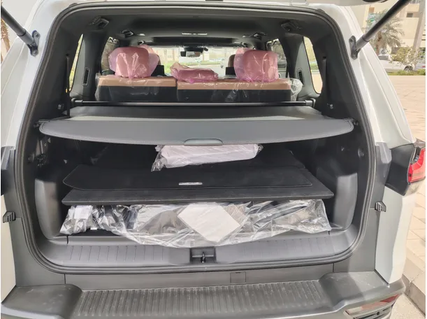 Car image 26