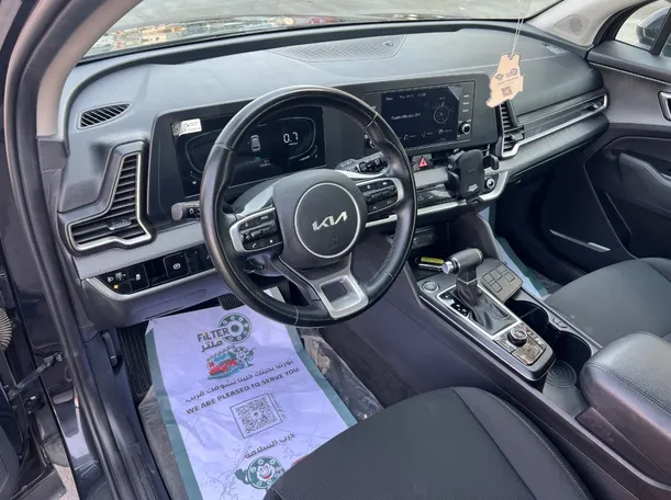 Car image 12
