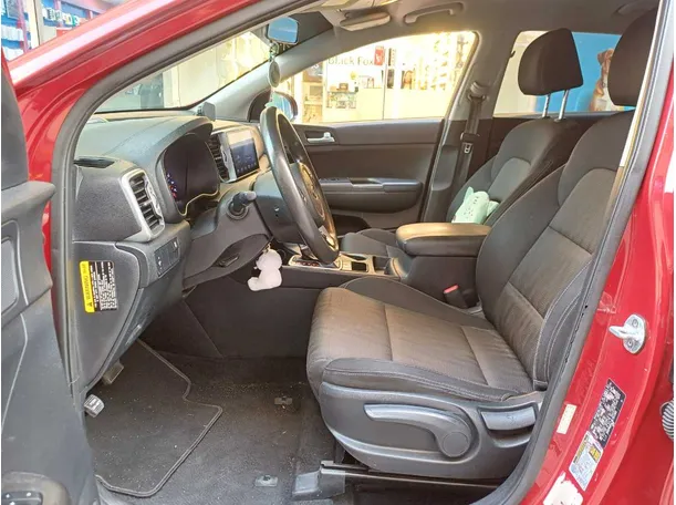 Car image 12