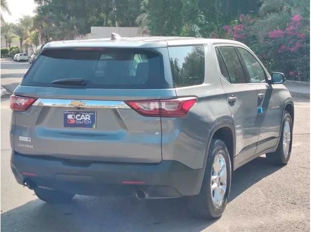 Car image 5