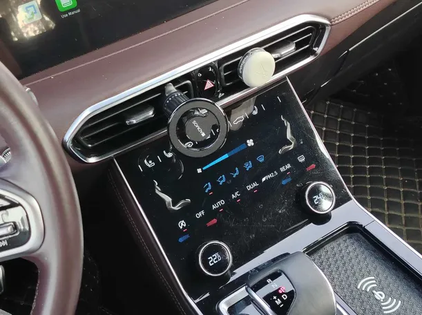 Car image 24