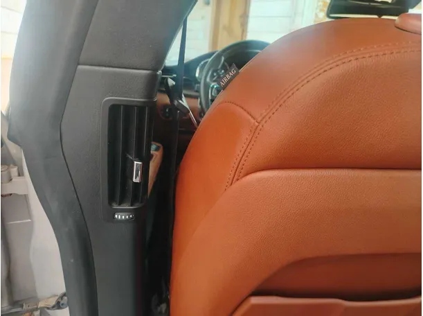 Car image 33