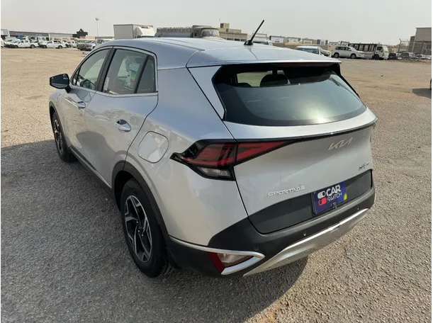 Car image 8