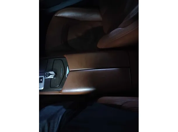 Car image 38