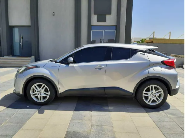 Car image 8