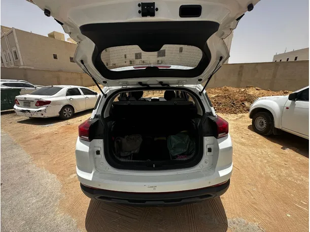Car image 22