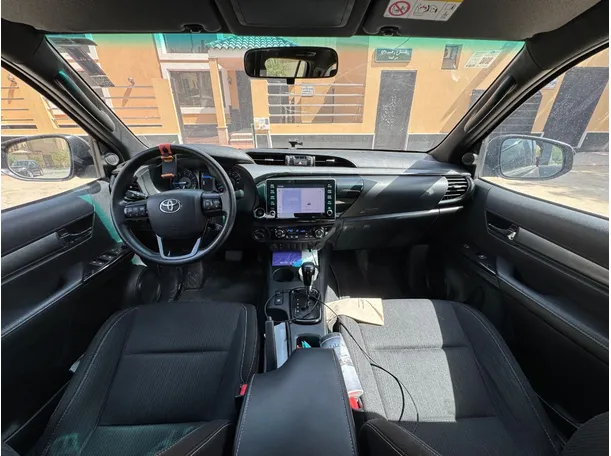 Car image 15