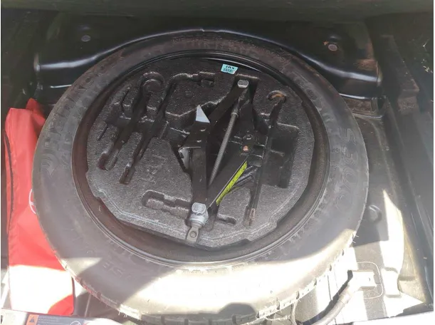 Car image 29