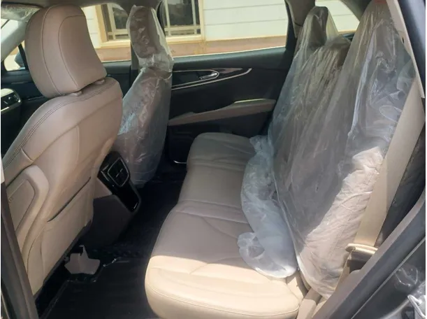 Car image 15
