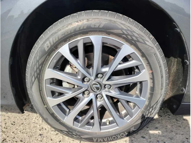 Car image 10