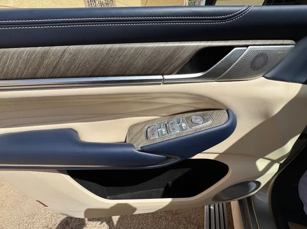 Car image 23