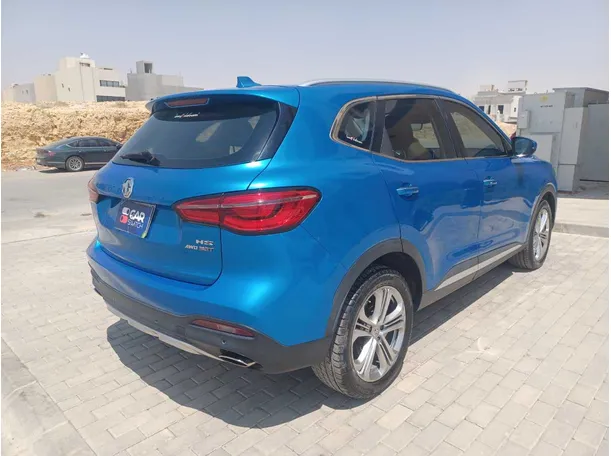 Car image 5