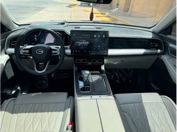 Car image 17