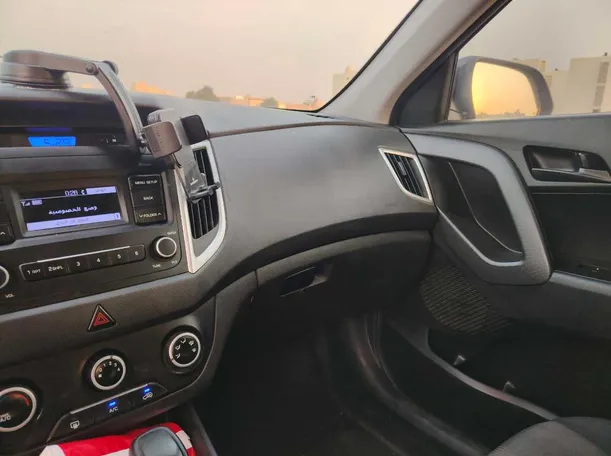 Car image 23