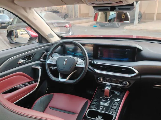 Car image 25