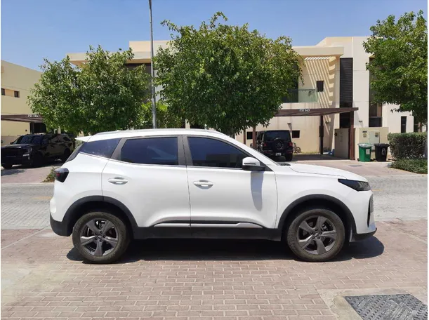 Car image 8