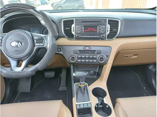 Car image 16