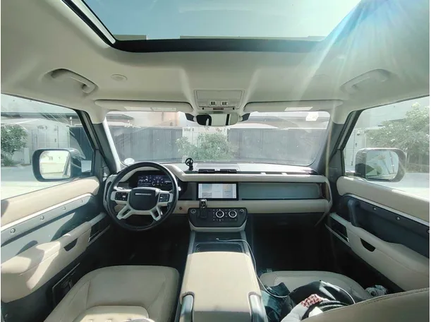 Car image 17