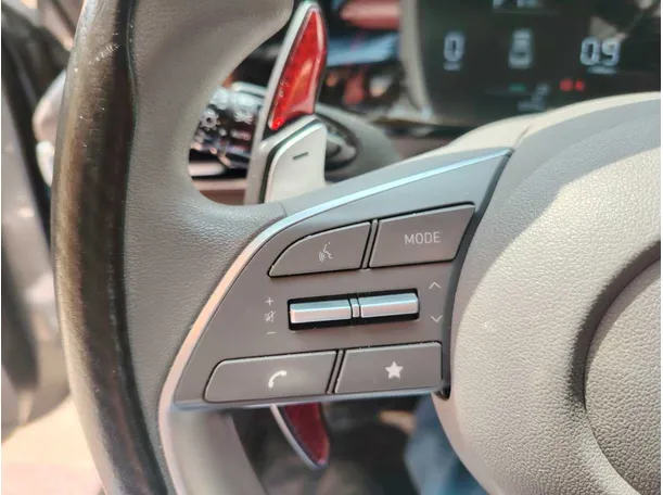 Car image 26
