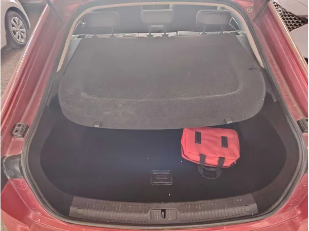 Car image 32