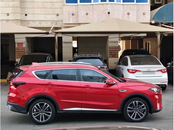 Car image 4