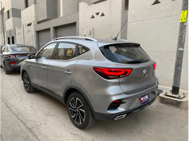 Car image 6