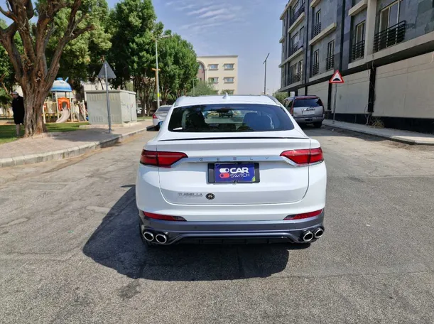 Car image 6