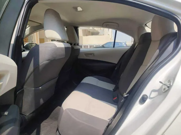 Car image 19
