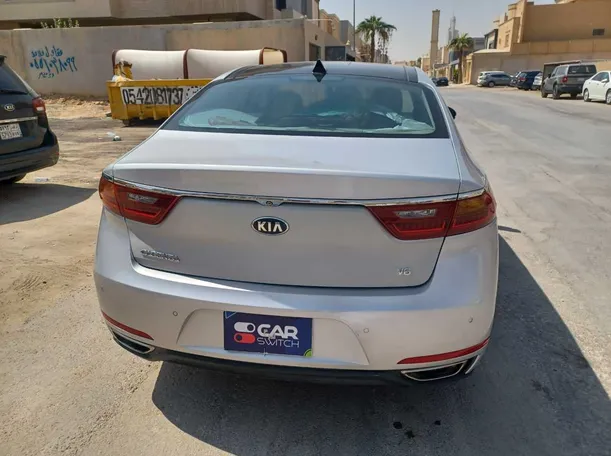 Car image 6