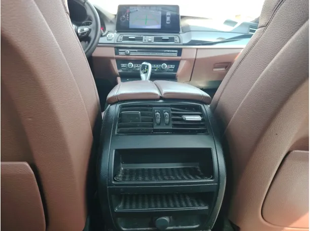 Car image 33