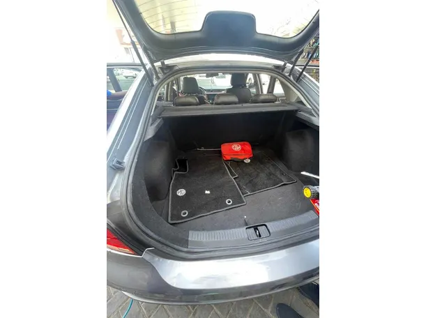 Car image 29