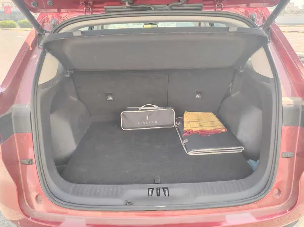Car image 25