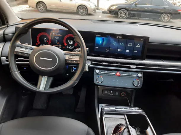 Car image 16