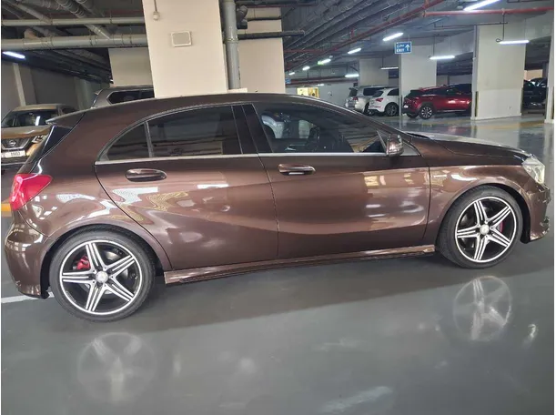 Car image 8