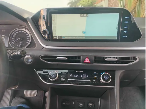 Car image 25