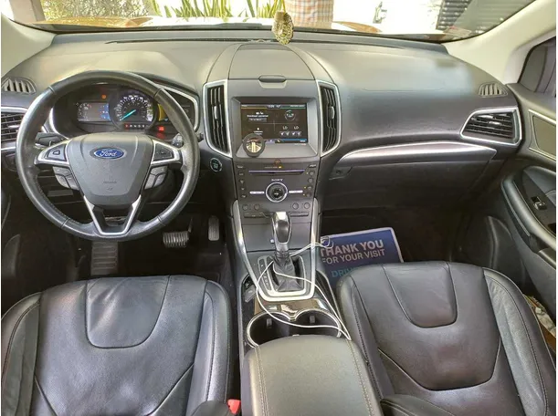 Car image 16